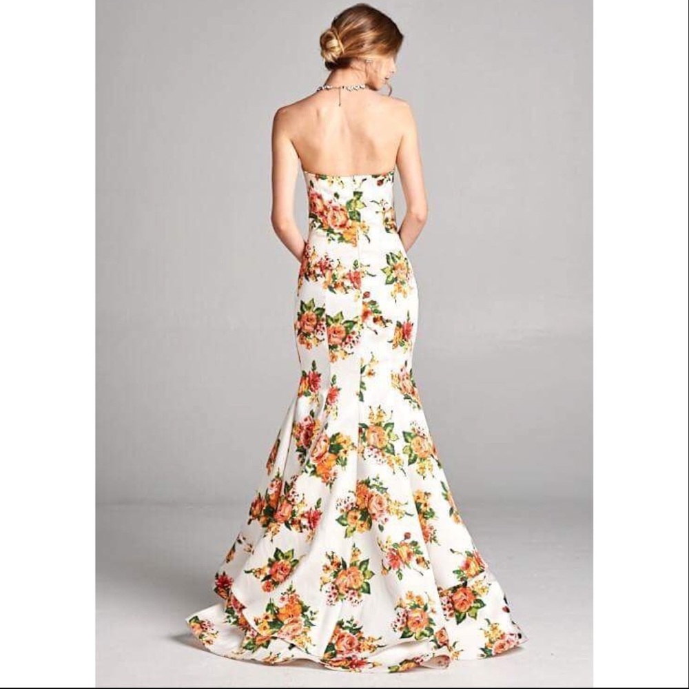 Strapless Sweetheart Mermaid Ruffle Rose Gown - Picture 8 of 8